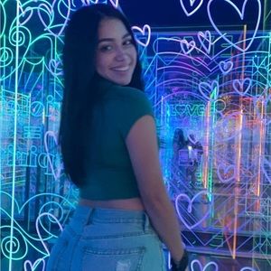 Meet your Posher, Daniella